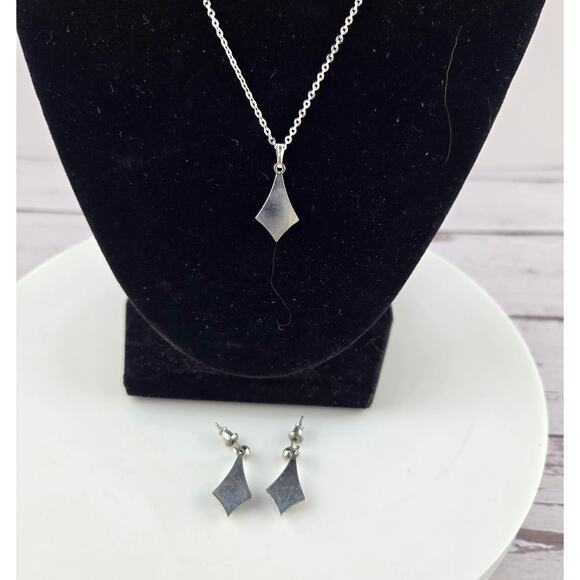 Embedded Stone with Serling Silver Necklace - Picture 5 of 7